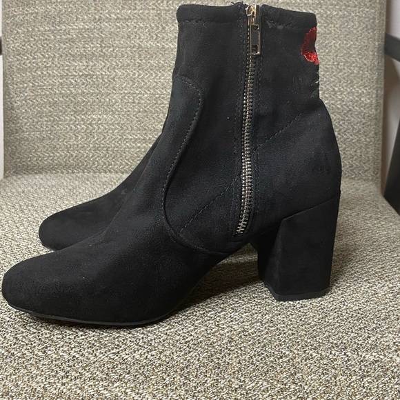 Francesca's Floral Embroidered Black Suede Booties. - Picture 5 of 8